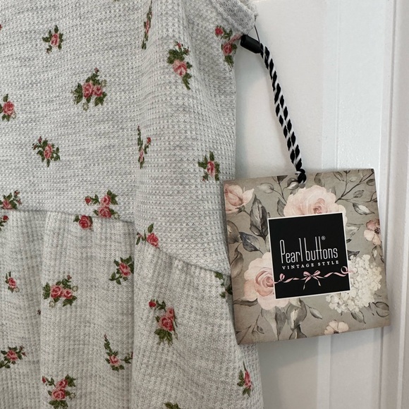 NWT  Grey tank with rose buds - Picture 2 of 6